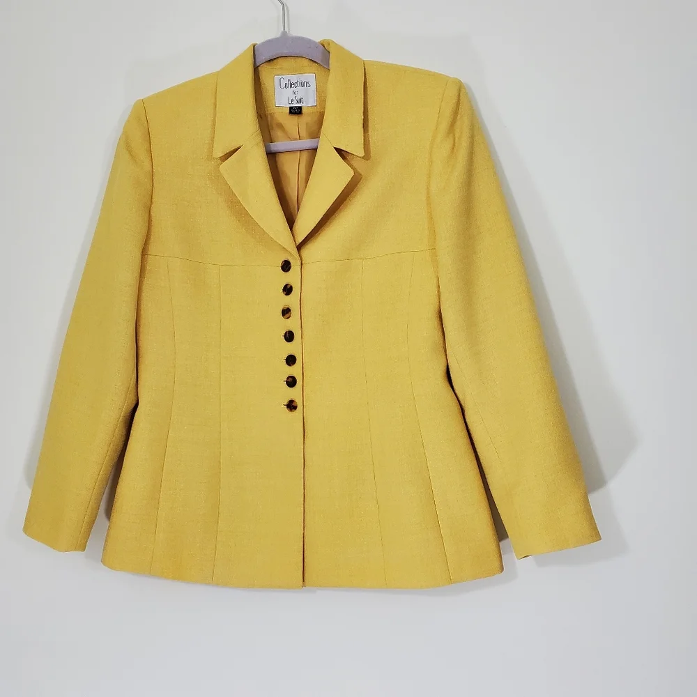 Le Suit Yellow Vintage Button Front Suit, Size 6P - Picture 9 of 13